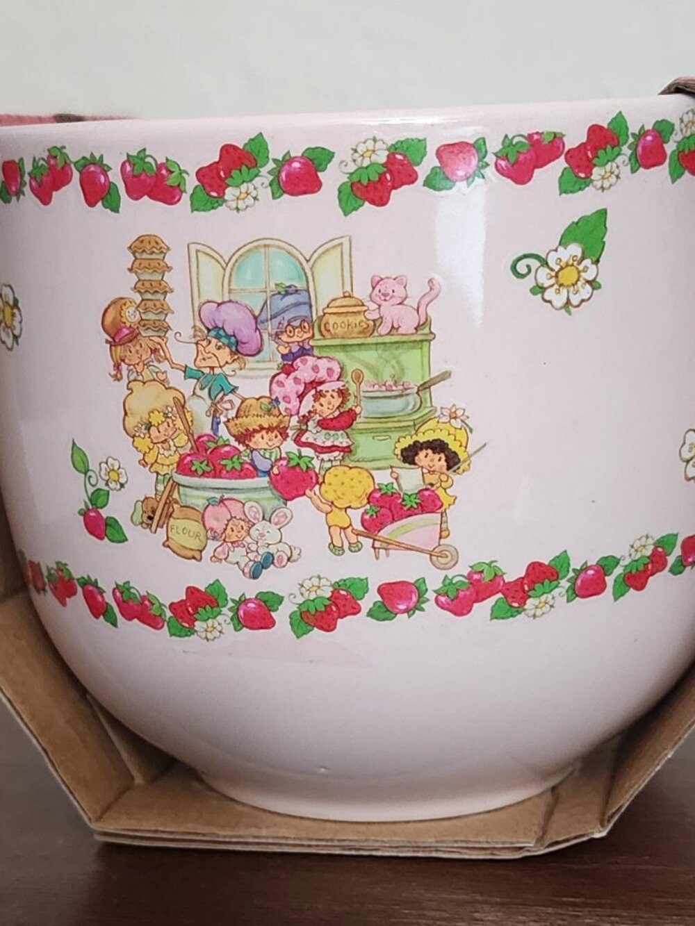 Culturefly Strawberry Shortcake Ramen Bundle (Includes Spoon & Chopsticks)